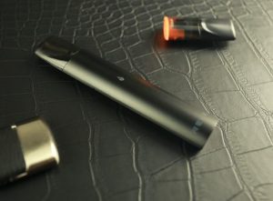 悦刻relx电子烟对身体有害吗?(电子烟在使用过程中的注意事项?)-电子烟品牌排行榜网