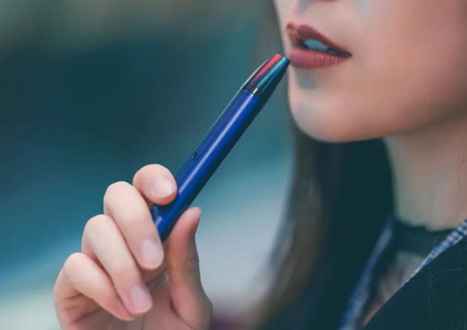 图片[1]-电子烟吸多了会口臭吗?(怎么样清除烟臭味)-电子烟品牌排行榜网
